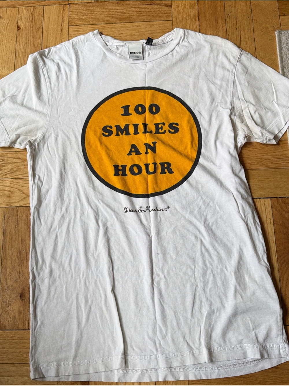 Deus Ex Machina White Graphic Tee - 100 Smiles An Hour
